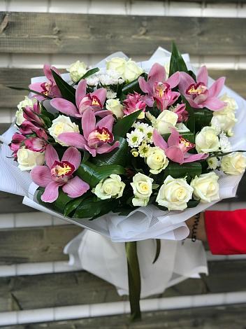 Букет цветов из: Розы и Хризантемы в Малой Пурге