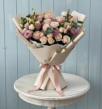 Букет цветов из:  Розы и Лизиантусы в Малой Пурге