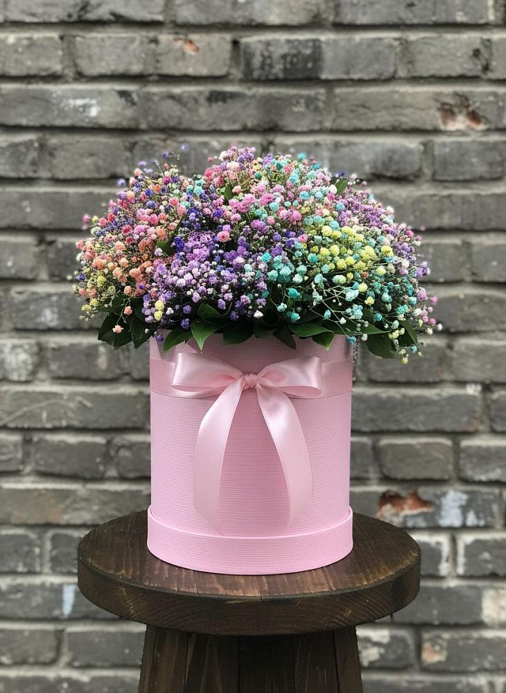 Цветочная композиция из Гипсофила и Розы в шляпной коробке в Малой Пурге