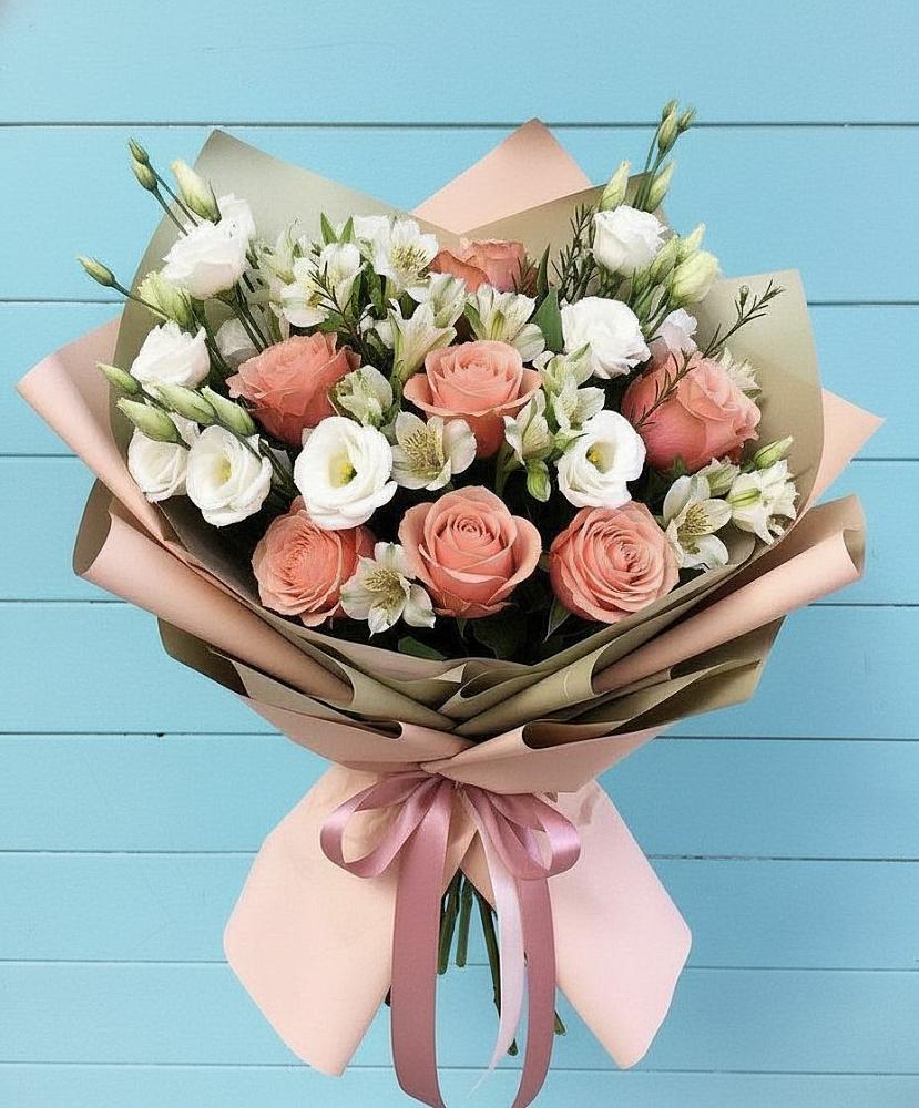 Букет цветов из: Розы, Альстромерии и Лизиантусы в Малой Пурге