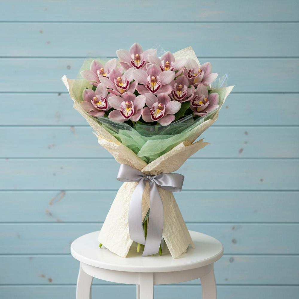 Букет цветов из: Орхидеи и Розы в Малой Пурге