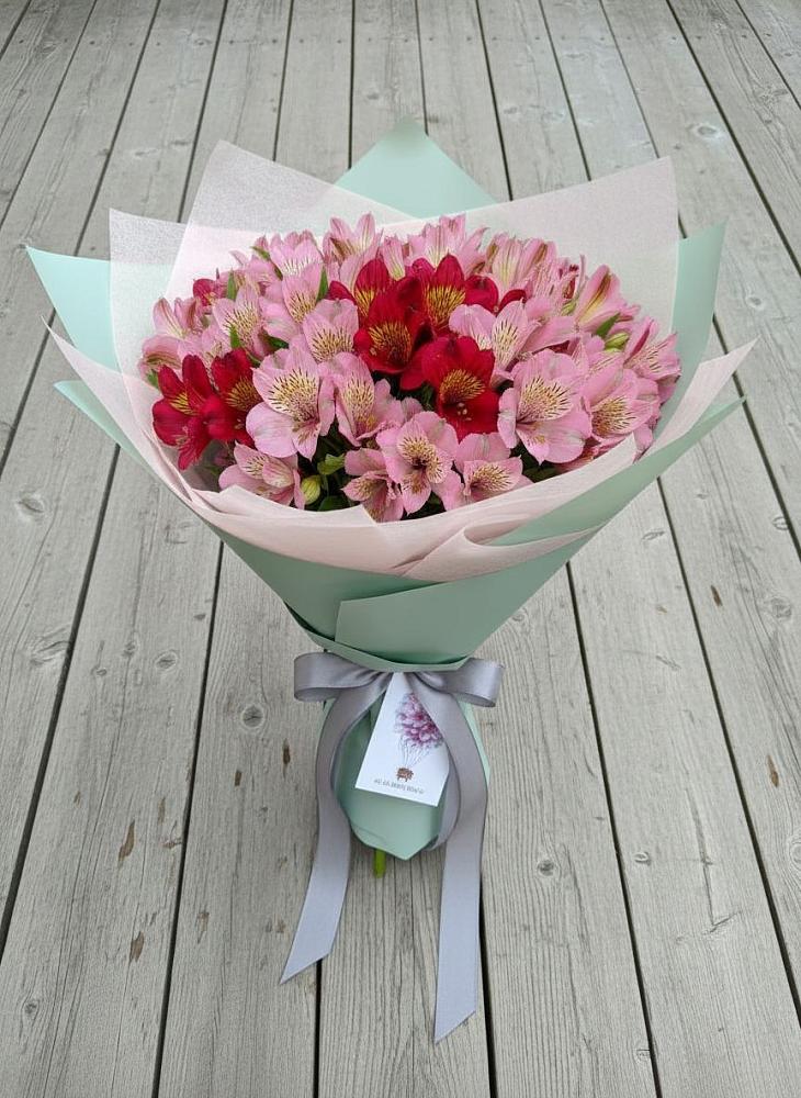 Букет цветов из: Альстромерии в Малой Пурге