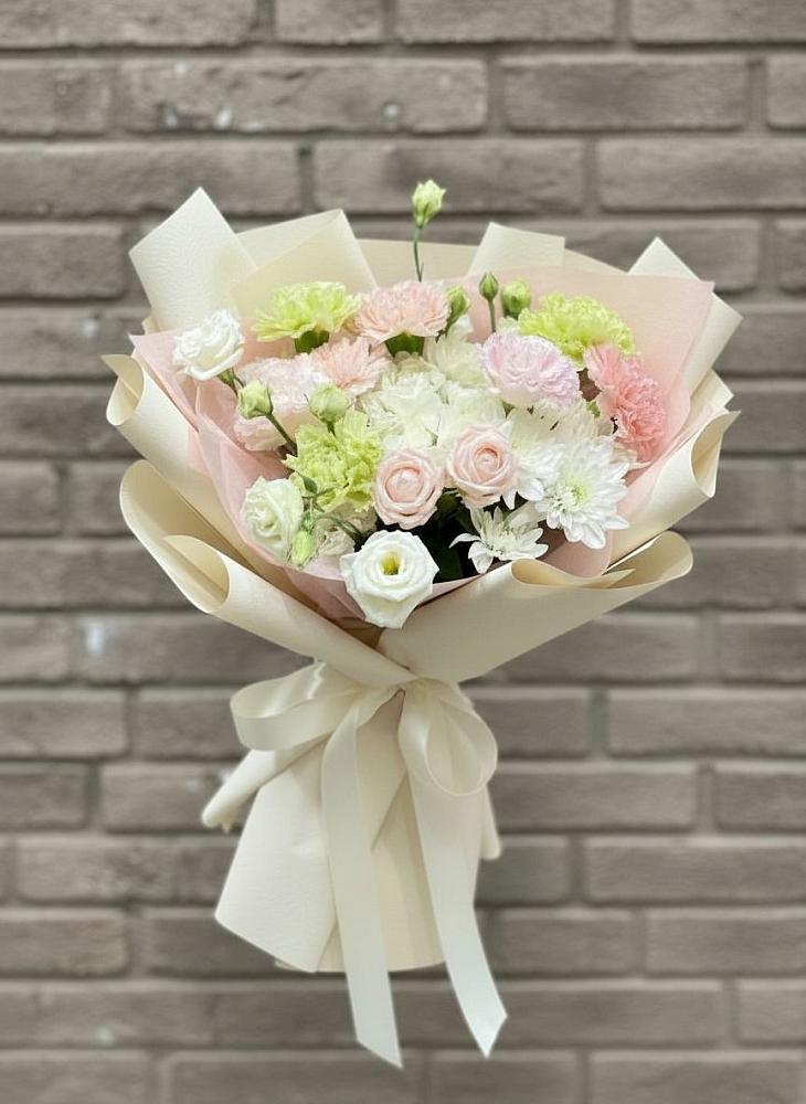 Букет цветов из: Гвоздики, Розы, Лизиантусы и Хризантемы в Малой Пурге