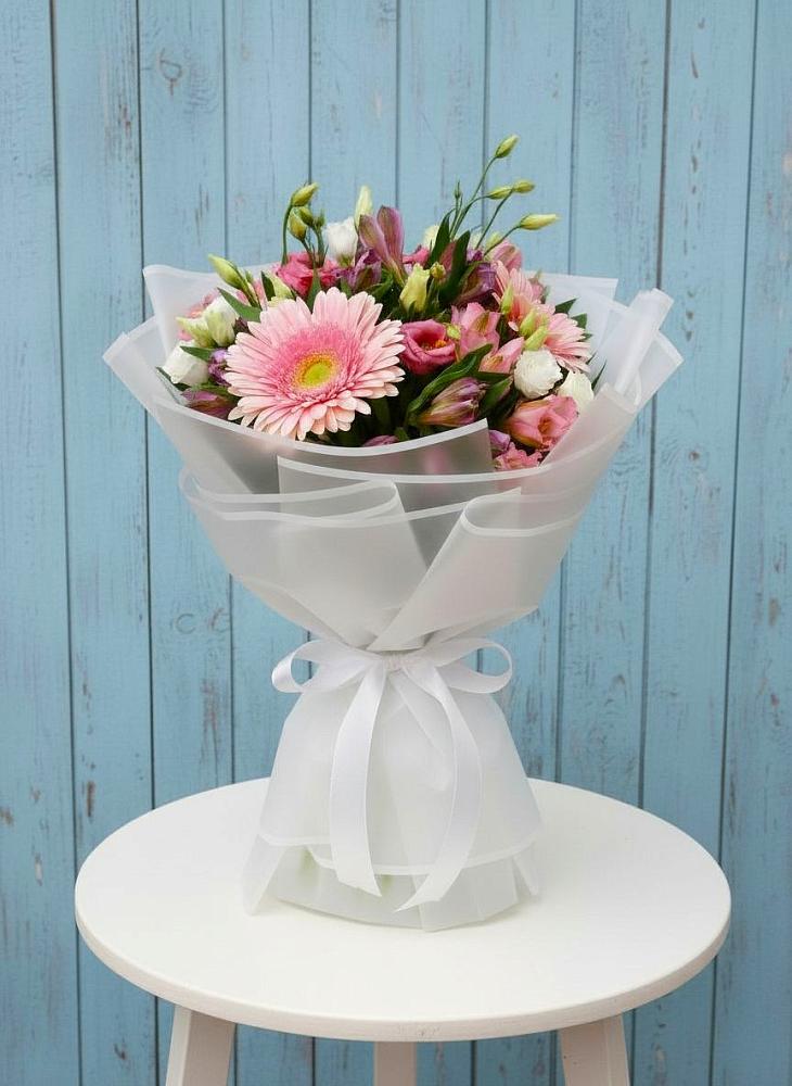 Букет цветов из: Герберы, Альстромерии и Лизиантусы в Малой Пурге