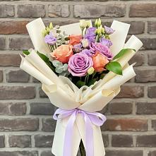 Букет цветов из:  Лизиантусы и Розы в Малой Пурге