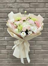 Букет цветов из:  Гвоздики, Розы, Лизиантусы и Хризантемы #REPLACE_PRED# Малой Пурге