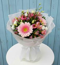 Букет цветов из:  Герберы, Альстромерии и Лизиантусы #REPLACE_PRED# Малой Пурге