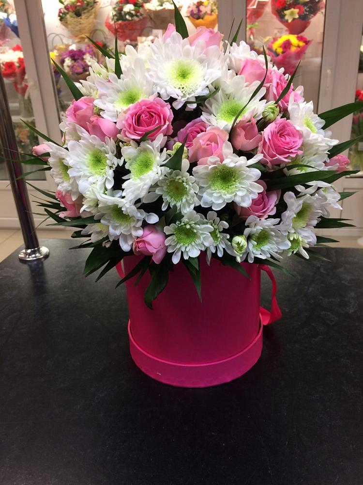 Цветочная композиция из Розы и Хризантемы в шляпной коробке в Малой Пурге