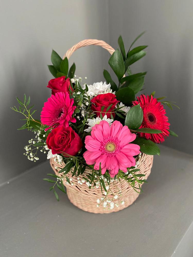 Цветочная композиция из Розы, Хризантемы и Герберы в корзине в Малой Пурге