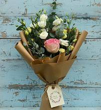 Букет цветов из:  Розы и Лизиантусы в Малой Пурге