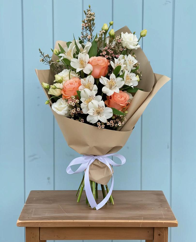 Букет цветов из: Альстромерии, Лизиантусы, Розы и Хризантемы в Малой Пурге